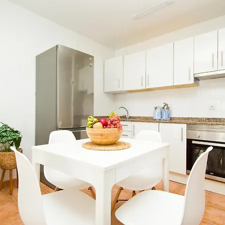 Διαμέρισμα Elena - By Az *