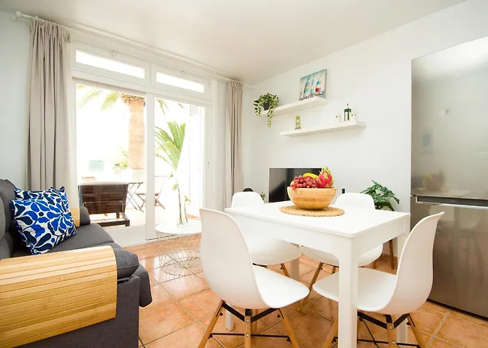 Elena - By Az アパート