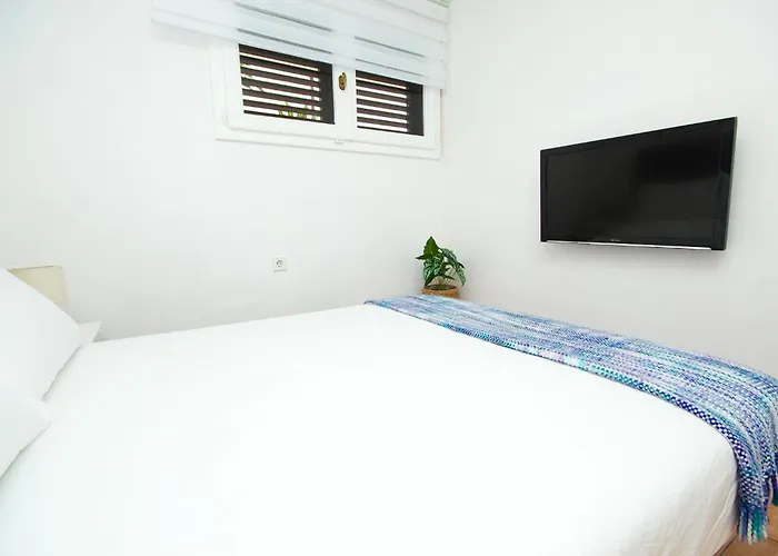 Elena - By Az Appartamento *